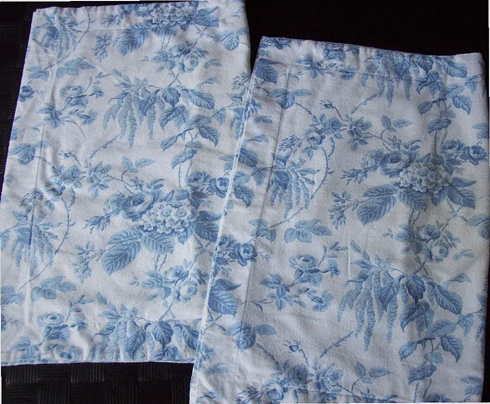 Eddie Bauer Blue Floral Flannel Standard Pillow Shams (2)~100% Cotton~Excellent