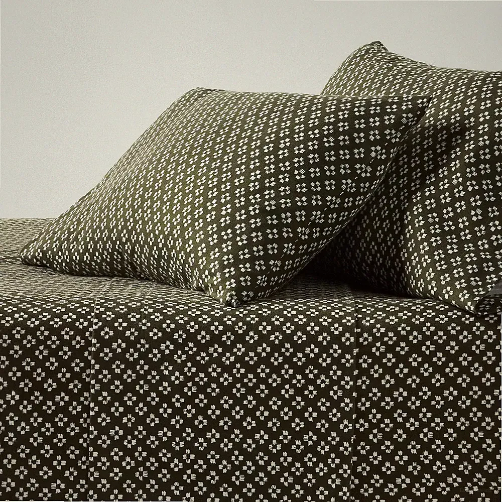 Queen Ultra Soft Flannel Sheet Set Green Geo - Threshold